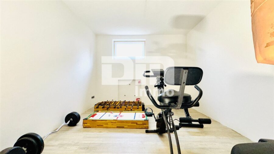 Gepflegtes Ein / Zweifamilienhaus mit Doppelgarage in begehrter Ortsrandlage von Zierenberg - KG Hobbyraum 2 unbeheizt